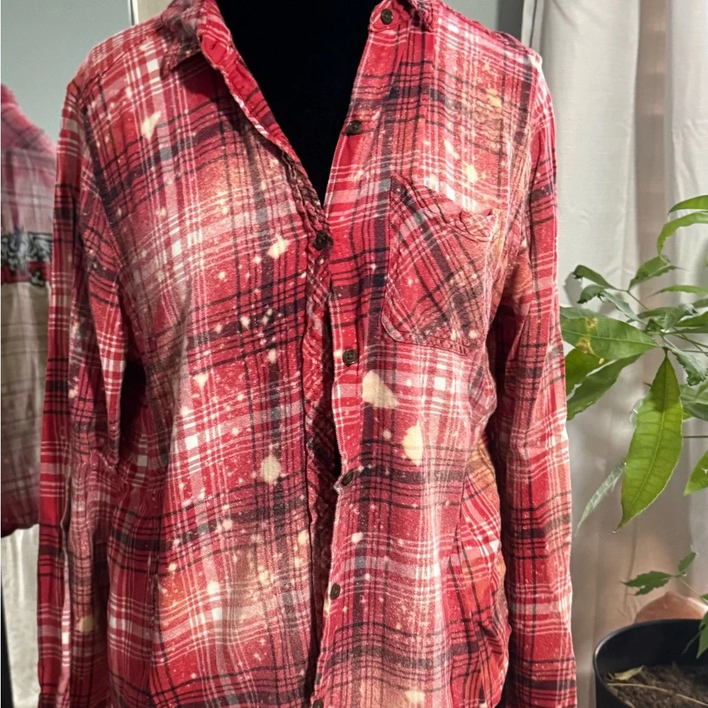 Women's Metallica distressed Red Plaid Flannel Shirt - Picture 2 of 3